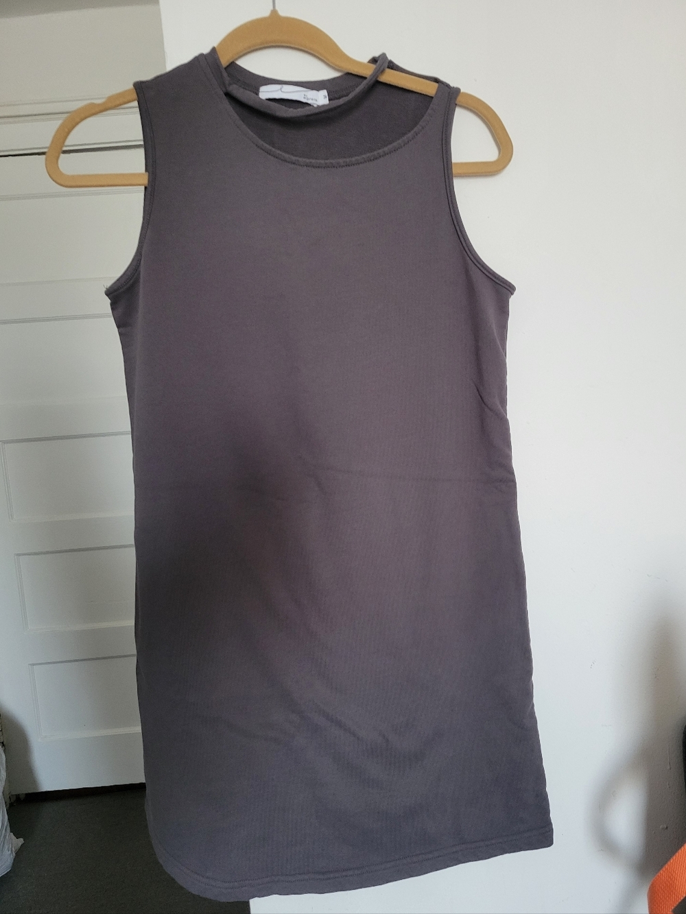 By Egreis Gray Sleeveless‎ Sandrea Cut Out Shoulder Shift Dress Size M